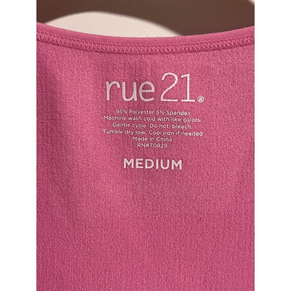 Rue 21 Pink Ribbed V Neck Crop Top - Medium - Picture 4 of 5